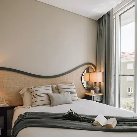 Domizia - 2 Bedrooms And Pool In Avenidas Novas Appartement *