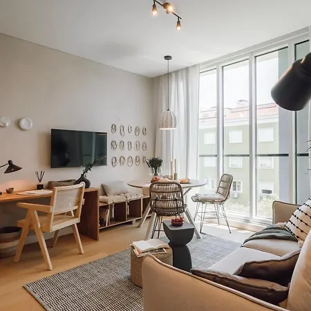 Apartman Domizia - 2 Bedrooms And Pool In Avenidas Novas Lisboa