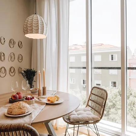Domizia - 2 Bedrooms And Pool In Avenidas Novas Апартаменти Лісабон