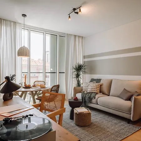 Domizia - 2 Bedrooms And Pool In Avenidas Novas